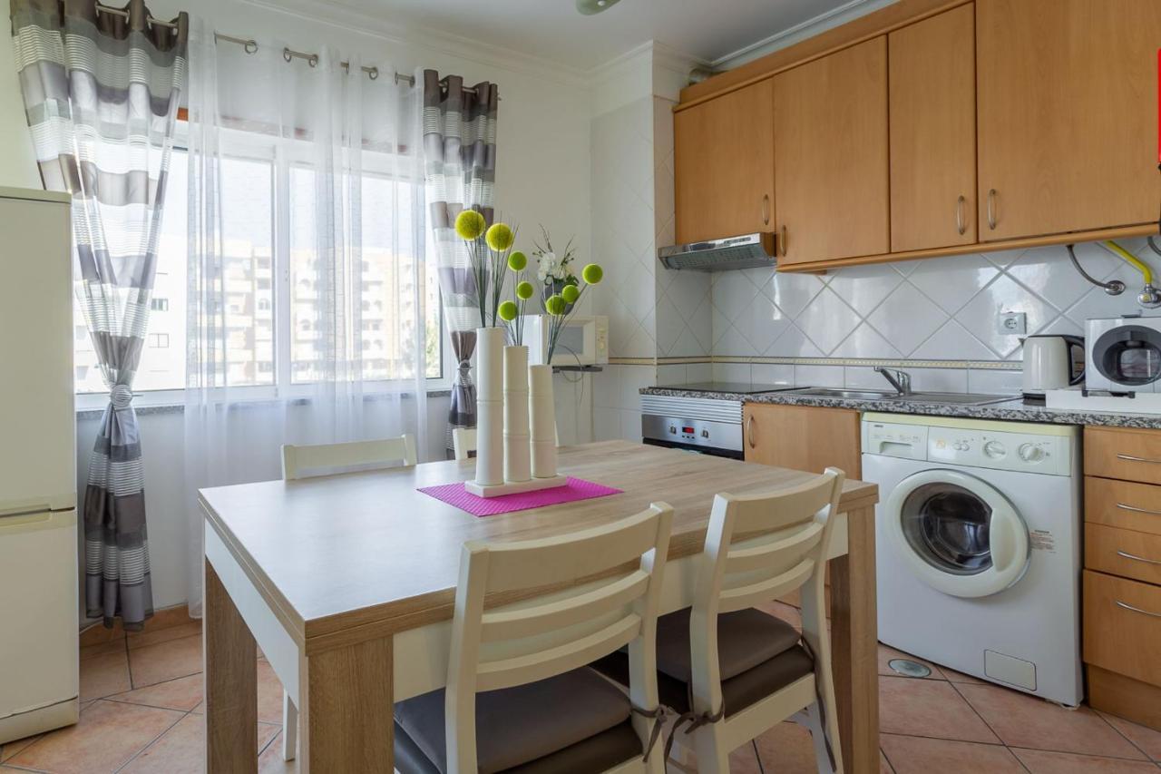 Light & Comfy Apartment W/ Pool & Balcony By Lovelystay Portimao Ngoại thất bức ảnh